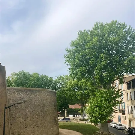 La Marquise Trencavel, Centre-ville قرقشونه
